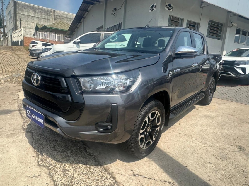 toyota hilux 2.8 d-4d turbo diesel cd srv 4x4 automatico 4p 2022
