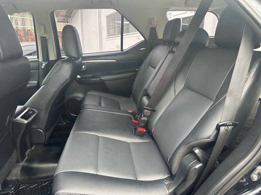 toyota hilux sw4 2.8 d-4d turbo diesel srx 4x4 automatico 2022