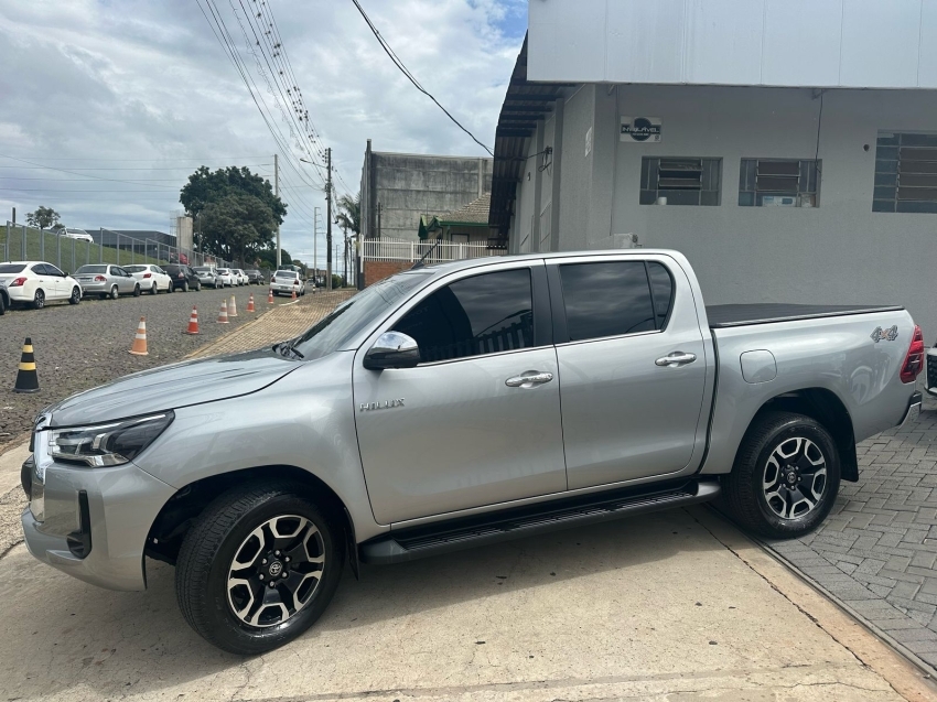 toyota hilux 2.8 d-4d turbo diesel cd srx 4x4 automatico 2024