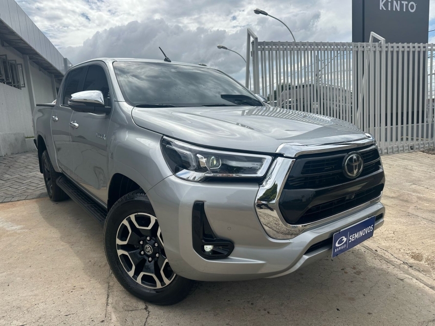 toyota hilux 2.8 d-4d turbo diesel cd srx 4x4 automatico 4p 2024 toyota hilux 2.8 d-4d turbo diesel cd srx 4x4 automatico 4p 2024