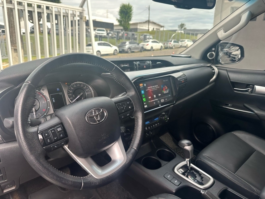 toyota hilux 2.8 d-4d turbo diesel cd srx 4x4 automatico 2024