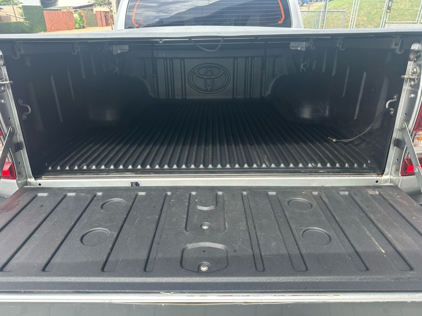 toyota hilux 2.8 d-4d turbo diesel cd srx 4x4 automatico 2024
