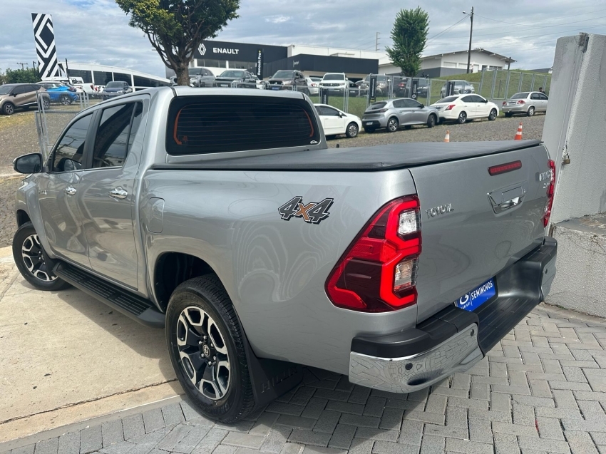 toyota hilux 2.8 d-4d turbo diesel cd srx 4x4 automatico 2024