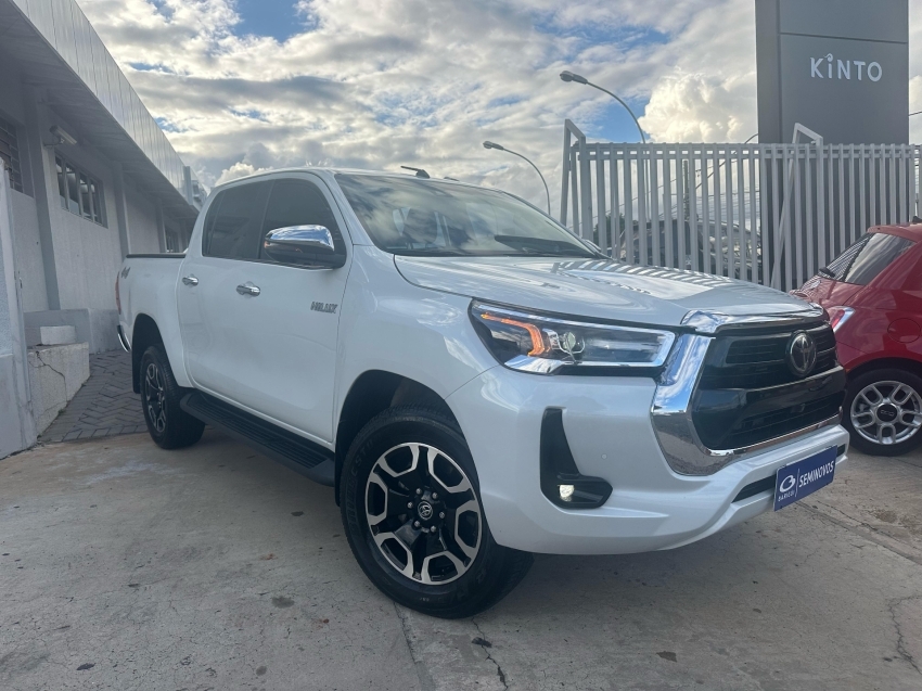 toyota hilux 2.8 d-4d turbo diesel cd srx 4x4 automatico 2024