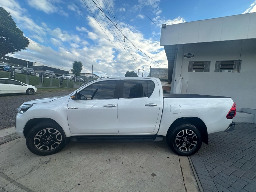 toyota hilux 2.8 d-4d turbo diesel cd srx 4x4 automatico 2024
