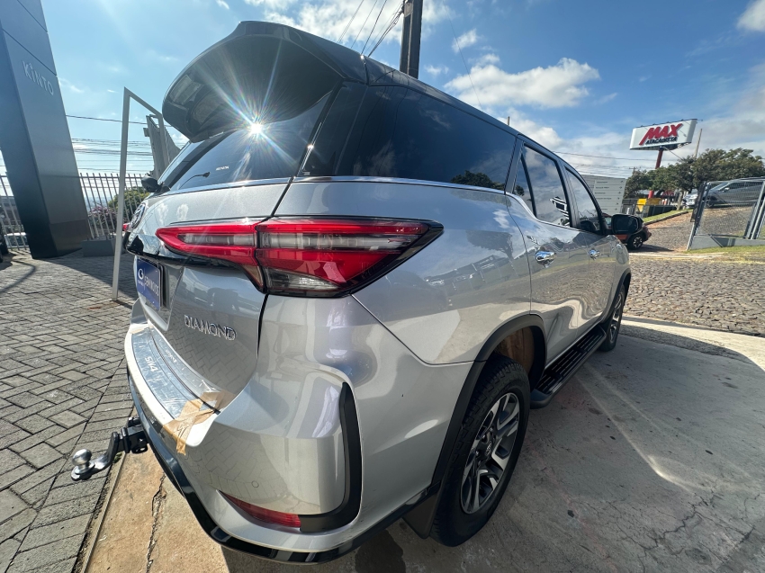 toyota hilux sw4 2.8 d-4d turbo diesel diamond 7l 4x4 automatico 4p 2022