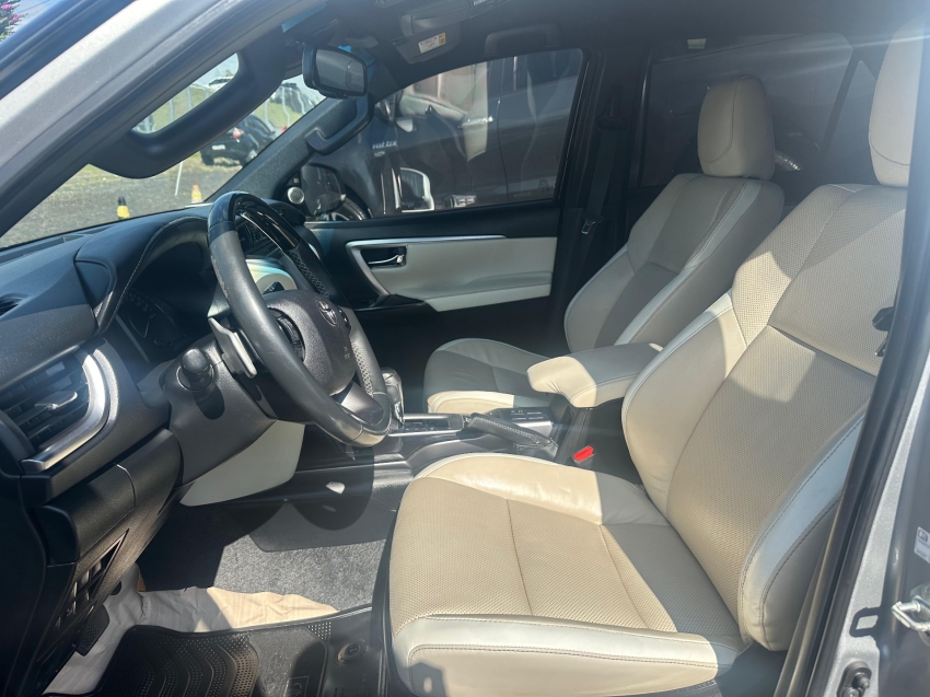 toyota hilux sw4 2.8 d-4d turbo diesel diamond 7l 4x4 automatico 4p 2022