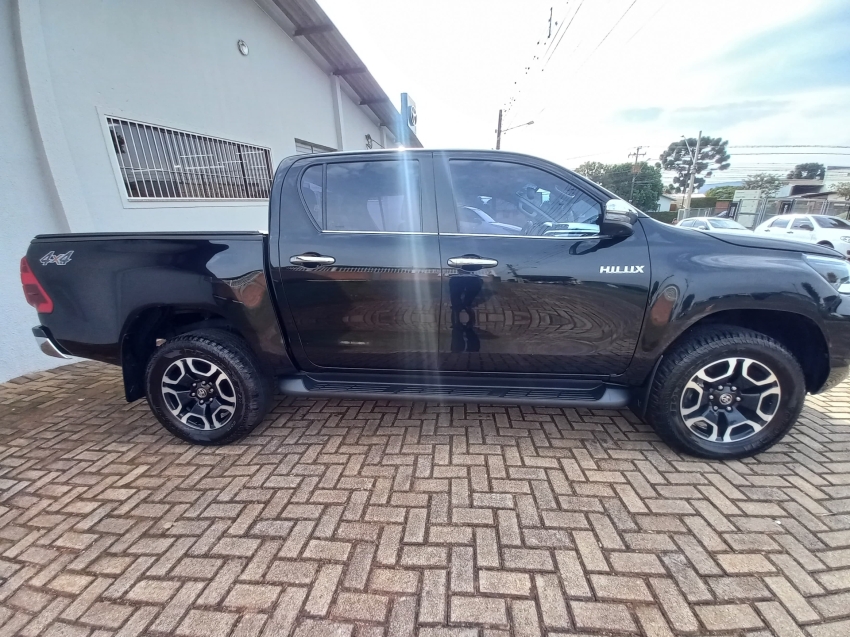 toyota hilux 2.8 d-4d turbo diesel cd srx 4x4 automatico 4p 2022