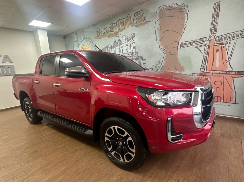 toyota hilux 2.8 d-4d turbo diesel cd srv 4x4 automatico 4p 2024