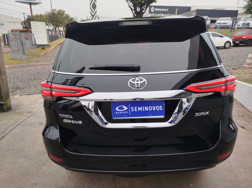 toyota hilux sw4 2.8 d-4d turbo diesel srx 7l 4x4 automatico 4p 2021