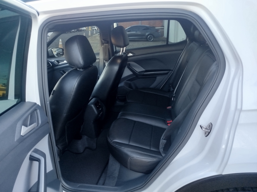 volkswagen t-cross 1.0 200 tsi total flex comfortline automatico 4p 2022