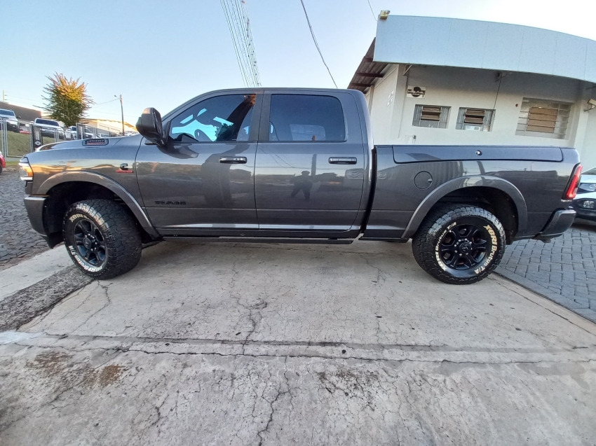 ram 3500 6.7 i6 turbo diesel laramie night edition cd 4x4 automatico 4p 2022