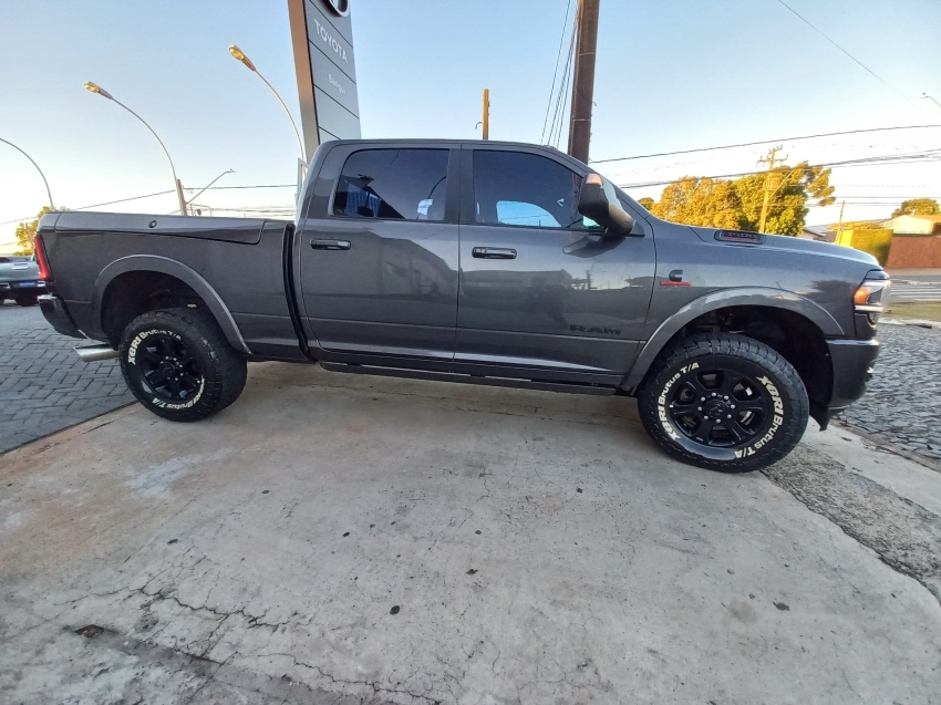 ram 3500 6.7 i6 turbo diesel laramie night edition cd 4x4 automatico 4p 2022