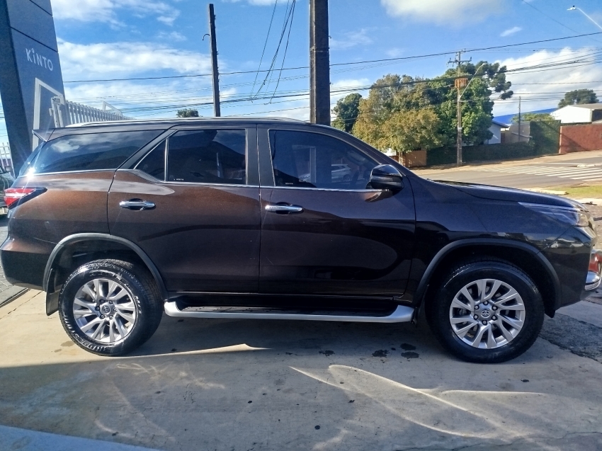 toyota hilux sw4 2.8 d-4d turbo diesel srx 7l 4x4 automatico 4p 2022