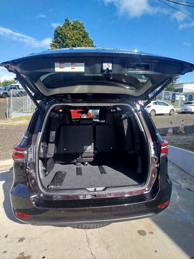 toyota hilux sw4 2.8 d-4d turbo diesel srx 7l 4x4 automatico 4p 2022