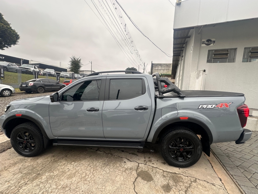 nissan frontier 2.3 16v turbo diesel pro4x cd 4x4 automatico 4p 2024