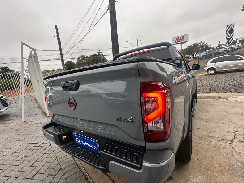 nissan frontier 2.3 16v turbo diesel pro4x cd 4x4 automatico 4p 2024