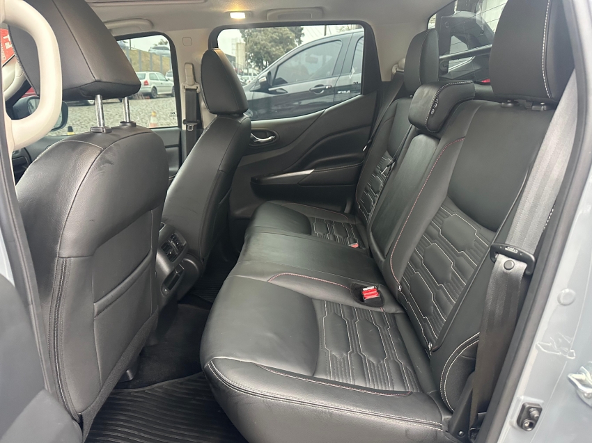 nissan frontier 2.3 16v turbo diesel pro4x cd 4x4 automatico 4p 2024
