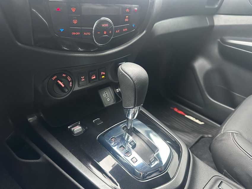 nissan frontier 2.3 16v turbo diesel pro4x cd 4x4 automatico 4p 2024
