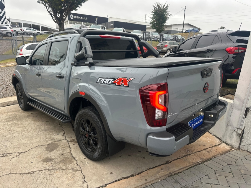 nissan frontier 2.3 16v turbo diesel pro4x cd 4x4 automatico 4p 2024