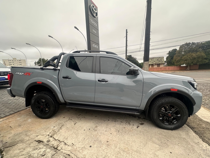 nissan frontier 2.3 16v turbo diesel pro4x cd 4x4 automatico 4p 2024
