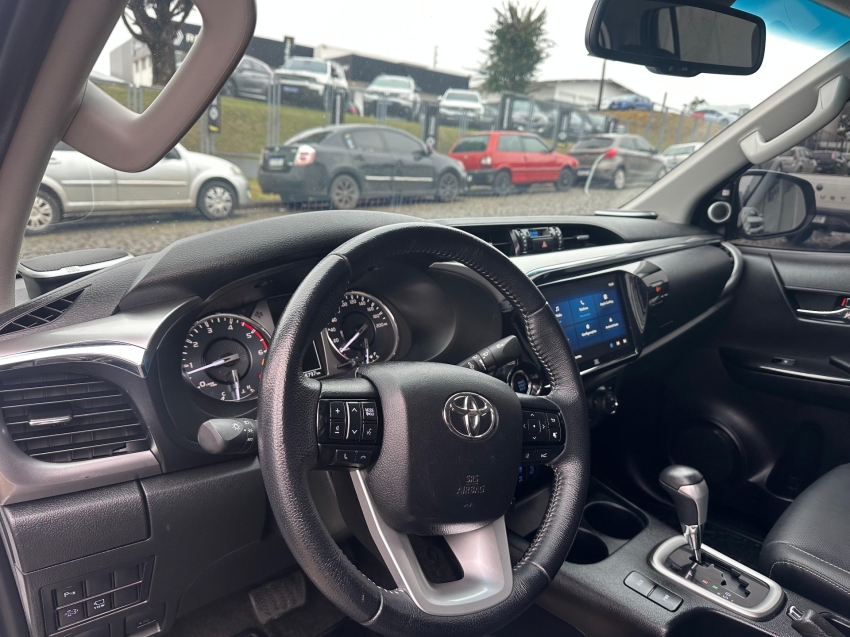 toyota hilux 2.8 d-4d turbo diesel cd srx 4x4 automatico 4p 2024