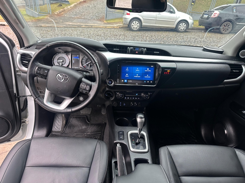 toyota hilux 2.8 d-4d turbo diesel cd srx 4x4 automatico 4p 2024