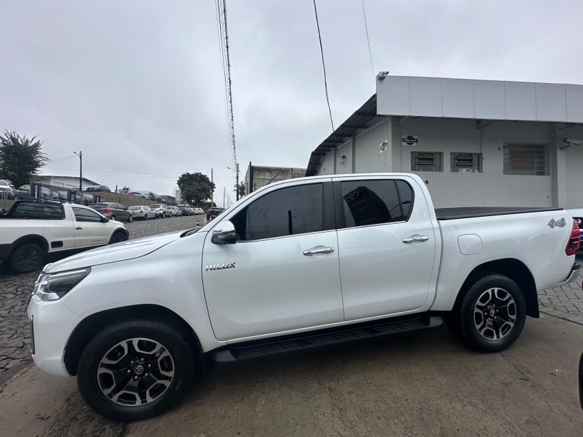 toyota hilux 2.8 d-4d turbo diesel cd srx 4x4 automatico 4p 2024