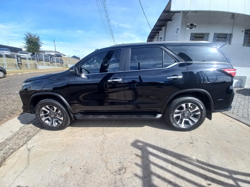 toyota hilux sw4 2.8 d-4d turbo diesel srx 7l 4x4 automatico 4p 2024