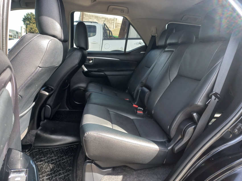 toyota hilux sw4 2.8 d-4d turbo diesel srx 7l 4x4 automatico 4p 2024