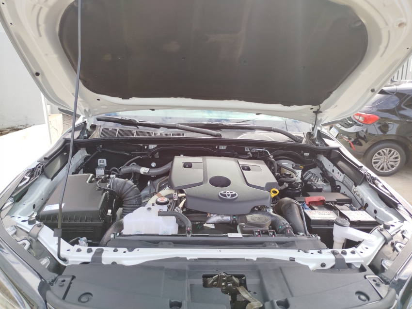 toyota hilux sw4 2.8 d-4d turbo diesel srx platinum 7l 4x4 automatico 4p 2024