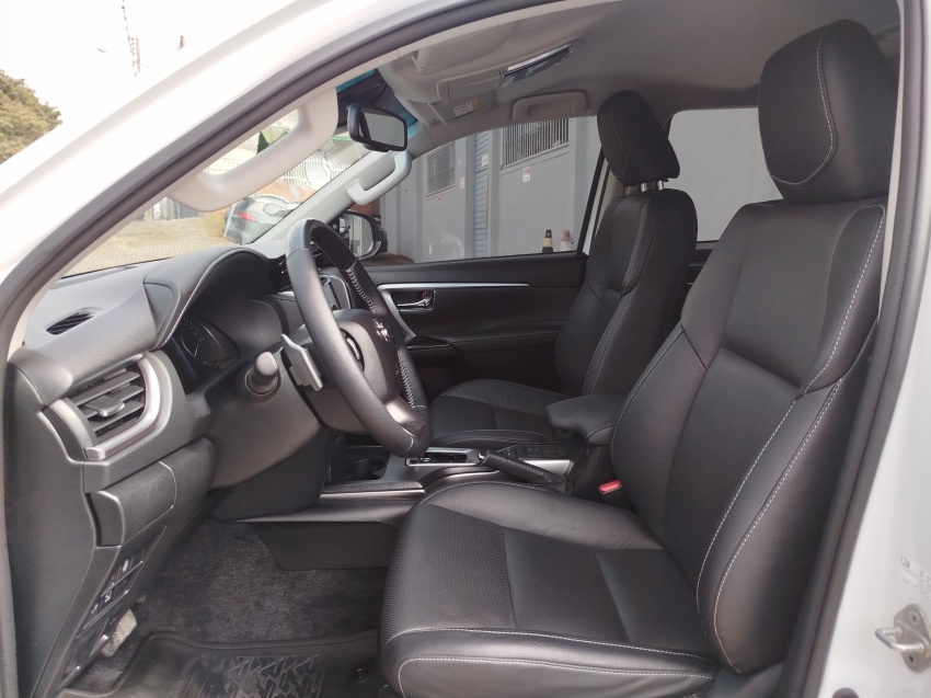 toyota hilux sw4 2.8 d-4d turbo diesel srx platinum 7l 4x4 automatico 4p 2024