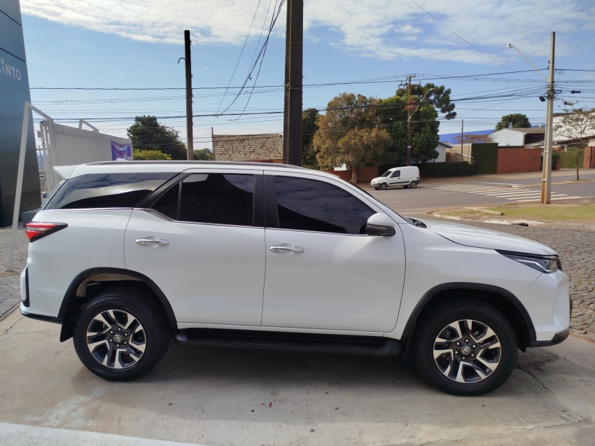 toyota hilux sw4 2.8 d-4d turbo diesel srx platinum 7l 4x4 automatico 4p 2024