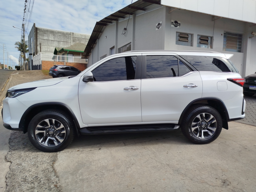 toyota hilux sw4 2.8 d-4d turbo diesel srx platinum 7l 4x4 automatico 4p 2024