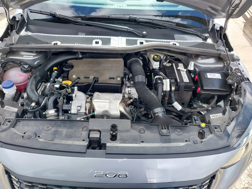 peugeot 208 1.0 turbo 200 flex griffe cvt 4p automatico 2024