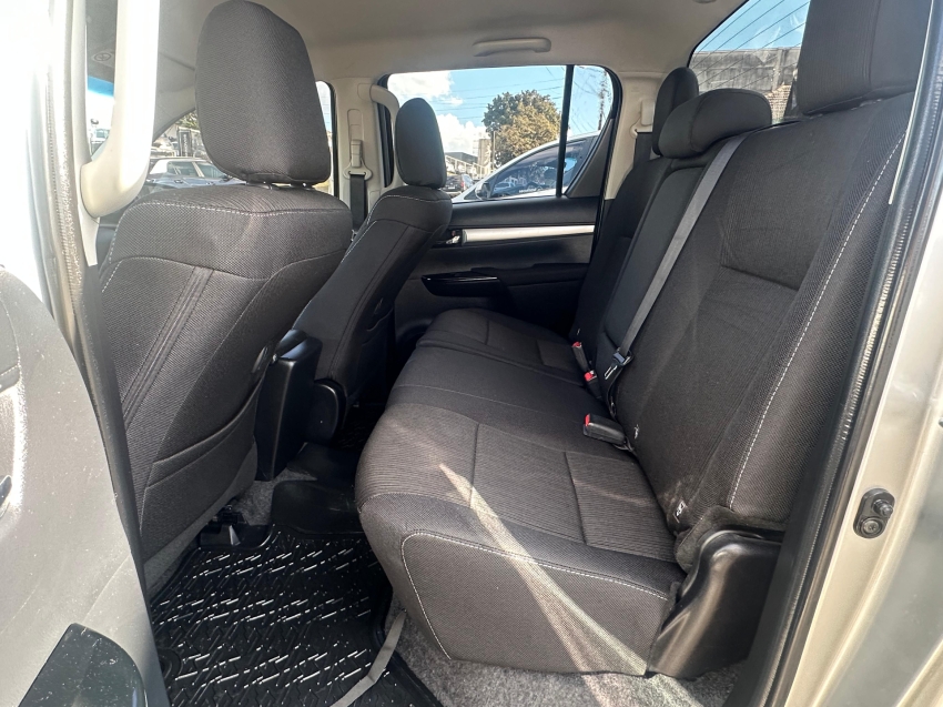 toyota hilux 2.8 d-4d turbo diesel cd sr 4x4 automatico 4p 2021