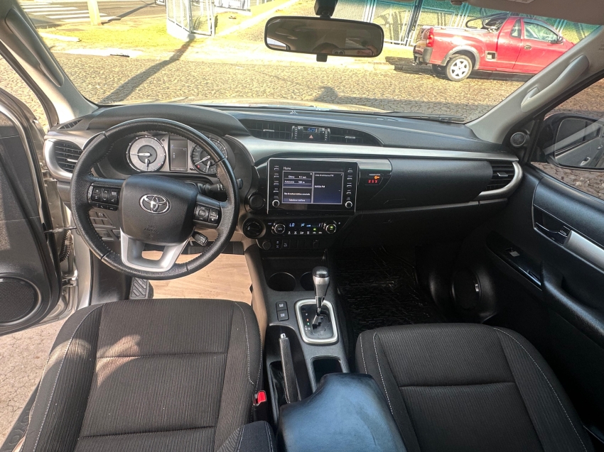 toyota hilux 2.8 d-4d turbo diesel cd sr 4x4 automatico 4p 2021