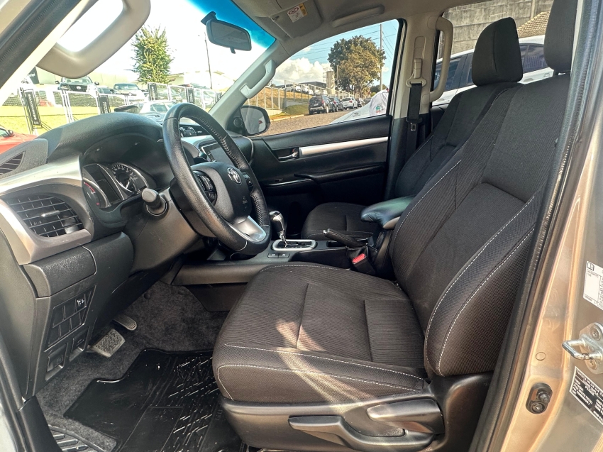 toyota hilux 2.8 d-4d turbo diesel cd sr 4x4 automatico 4p 2021