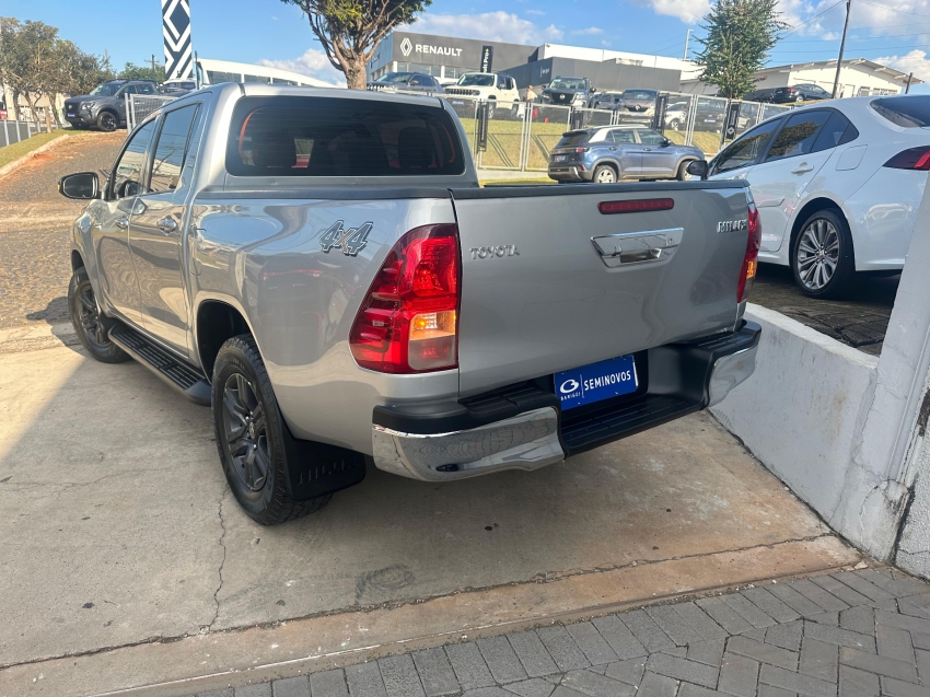 toyota hilux 2.8 d-4d turbo diesel cd sr 4x4 automatico 4p 2021