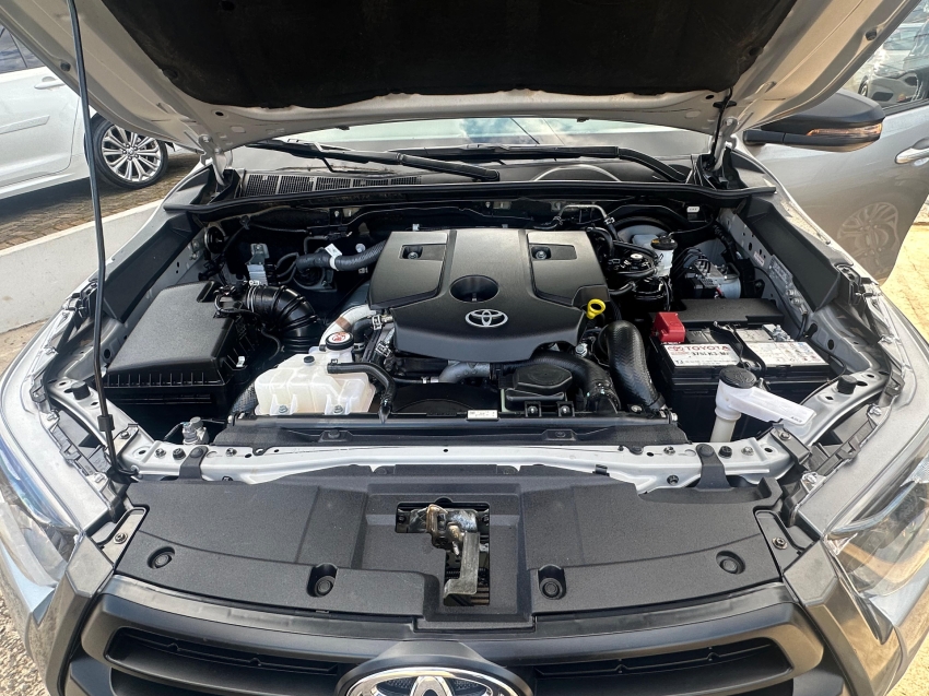 toyota hilux 2.8 d-4d turbo diesel cd sr 4x4 automatico 4p 2021