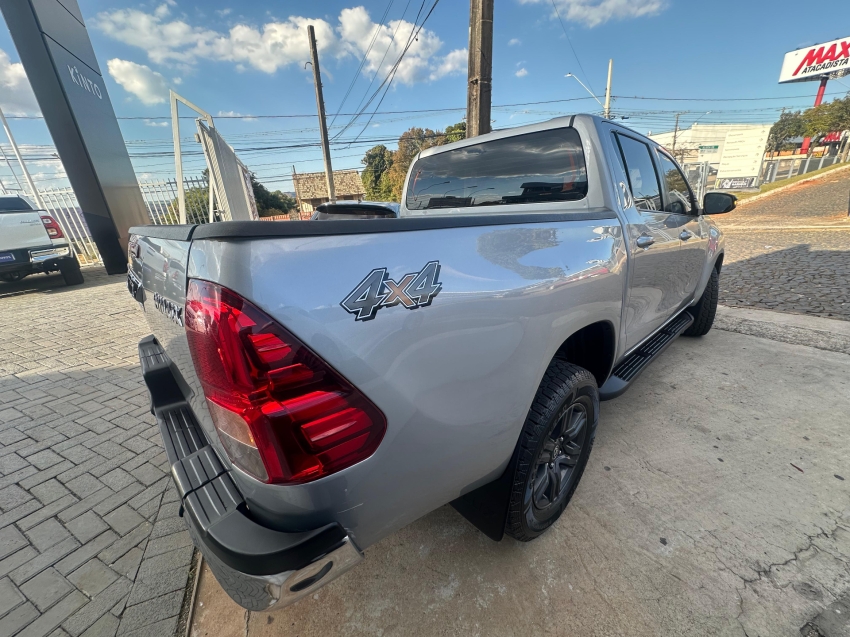 toyota hilux 2.8 d-4d turbo diesel cd sr 4x4 automatico 4p 2021