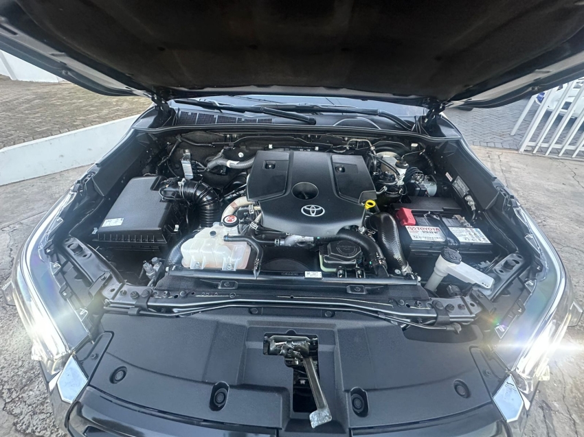 toyota hilux 2.8 d-4d turbo diesel cd srx 4x4 automatico 4p 2023
