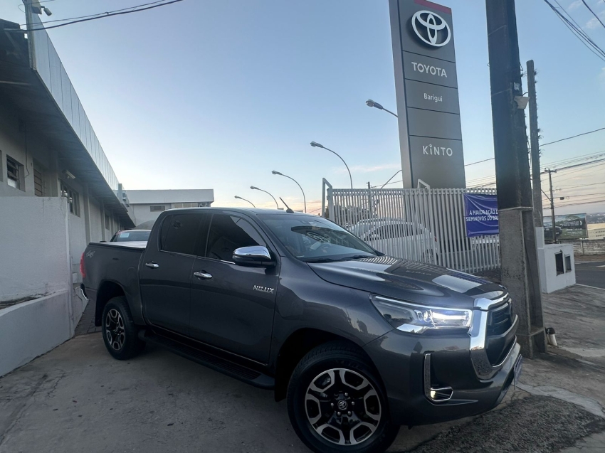 toyota hilux 2.8 d-4d turbo diesel cd srx 4x4 automatico 4p 2023