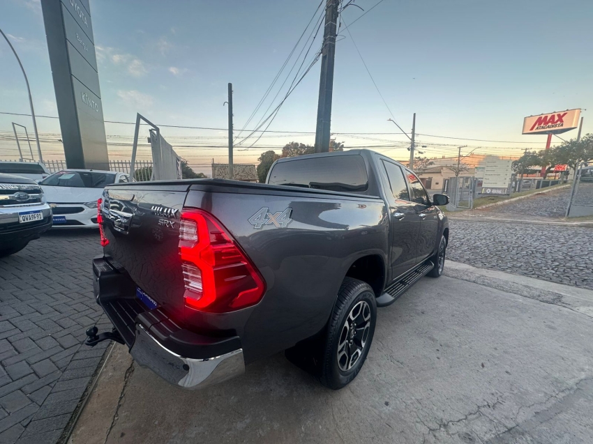 toyota hilux 2.8 d-4d turbo diesel cd srx 4x4 automatico 4p 2023