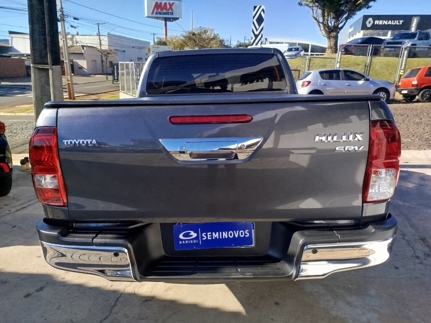 toyota hilux 2.8 d-4d turbo diesel cd srv 4x4 automatico 4p 2024