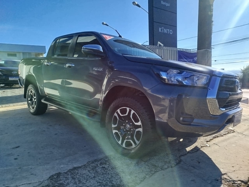 toyota hilux 2.8 d-4d turbo diesel cd srv 4x4 automatico 4p 2024