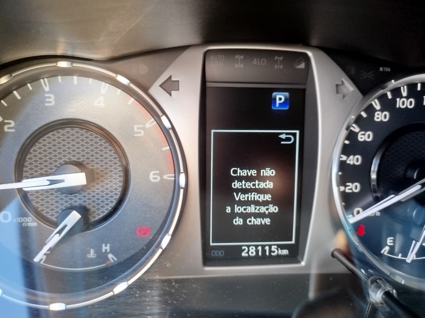 toyota hilux 2.8 d-4d turbo diesel cd srv 4x4 automatico 4p 2024