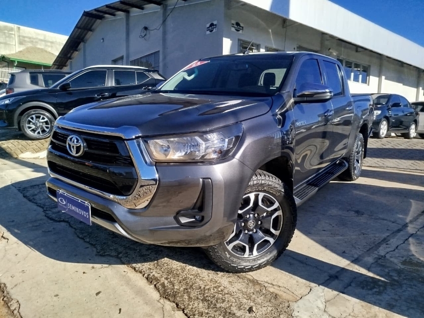 toyota hilux 2.8 d-4d turbo diesel cd srv 4x4 automatico 4p 2024
