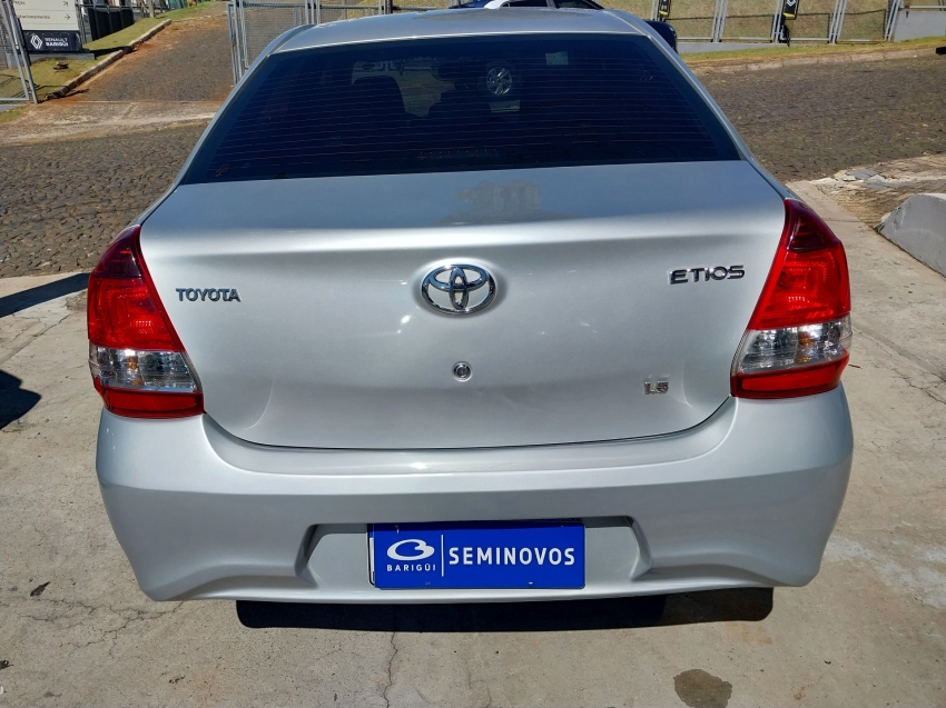 toyota etios 1.5 x plus 16v flex 4p automatico 2020