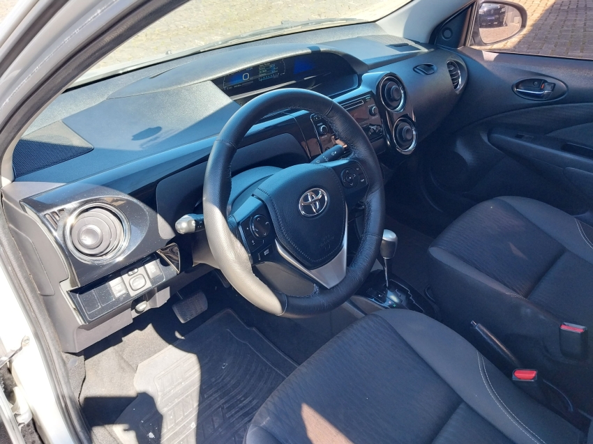 toyota etios 1.5 x plus 16v flex 4p automatico 2020